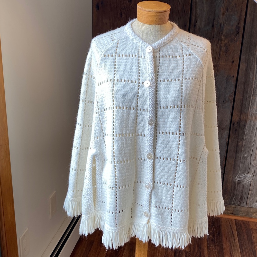 Vintage knitted button up fringed cream shawl cape poncho One size fits most